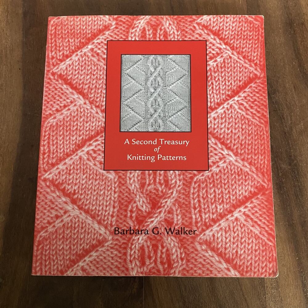 A Second Treasury of Knitting Patterns by Barbara G. Walker 1998 Paperback Book